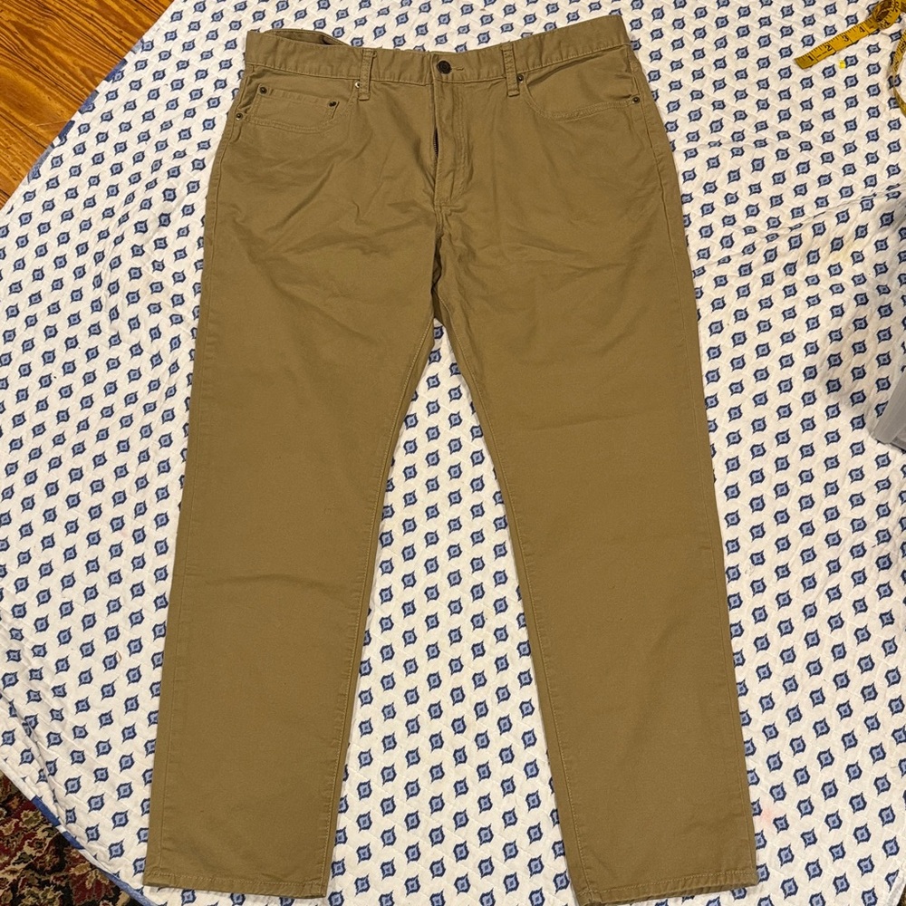 Gap slim Men's Tan khaki Pants 40x 32